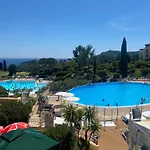 Cap Esterel Vue 度假居 *